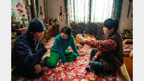 ‘좀비딸’, 좀비 분장만 2시간…애용이·최유리의 다정한 한 때