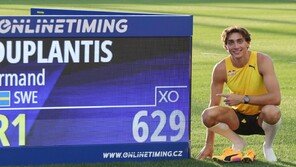 ‘인간새’ 6m29 넘었다… 듀플랜티스 13번째 세계新