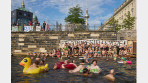 베를린 시민 “100년 묵은 강 수영 금지 풀어달라”