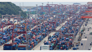 정부, 8개월 만에 ‘경기 하방압력’ 표현 삭제…“소비 증가 긍정적 신호”