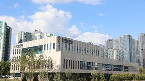 “왜 반말 해” 길 물어보던 60대 무차별 폭행한 20대 구속