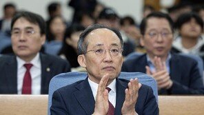 추경호 “계엄때 尹과 통화뒤 의총장소 국회로 변경…표결 방해는 거짓”