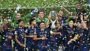 이강인 만회골 성공…PSG, 토트넘 꺾고 슈퍼컵 트로피 수집