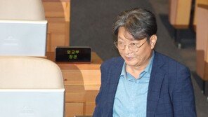 경찰, ‘주식 차명거래 의혹’ 이춘석 의원 소환 조사