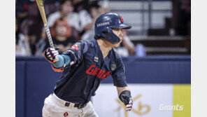 롯데, 류현진 상대 2루타 세 방…23이닝 연속 무득점 끝