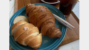 “돈으로 환산 못할 마음”…소방관 울린 빵집 사장님의 기부  