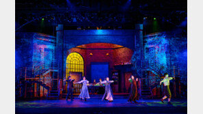 ‘마리 퀴리’의 강렬한 보컬…그 속엔 라듐 향한 그녀의 절박함이