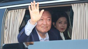 [김순덕의 도발]타락부부 윤-김이 일러준 ‘광복 80년의 정치학’