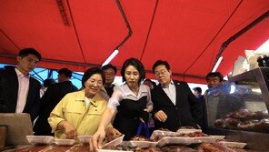 “힘난다” 李대통령 시장 깜짝 방문…눈시울 붉힌 상인도 