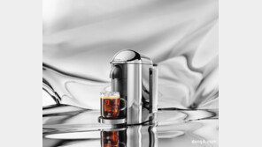 네스프레소, 버츄오플러스 크롬에디션… 반짝이는 ‘광택 디자인’ 통했다