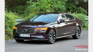 [시승기]무르익은 엔진과 전기차 장점을 하나로… 볼보 S90 T8 리차지