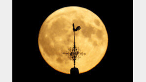 추석 밤하늘 밝히는 올해 첫 슈퍼문…비구름 뚫고 볼 수 있을까