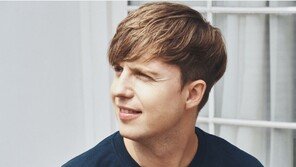 ‘비정상회담’ 줄리안, 5세 연하 韓 애인과 결혼…김숙 사회