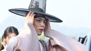 박보검 한복 화보 6일 공개…서울·뉴욕·파리 전광판 동시 송출