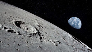 추석 밝히는 보름달, 해마다 지구와 3.8㎝씩 멀어진다