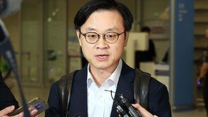 귀국한 김정관 “대미 투자 패키지 관련 이견 좁혀지는 중”