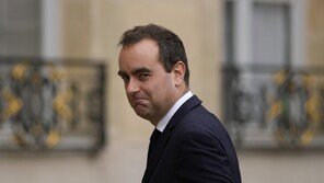 르코르뉘 佛총리, 임명 27일 만에 사임…정국 대혼란