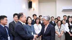 강경화, 주미대사 취임…“국익 중심 실용 외교 펼칠 것”