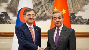 한중 외교장관 통화…“APEC 계기 양국 고위급 교류 촉진 기대”