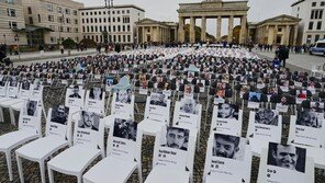 가자 휴전협상 난항… 전쟁 2년간 팔 6만7000명-이 2000명 사망