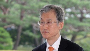 전현희 “조희대, 일반증인과 동일 잣대”…초유의 동행명령 시사