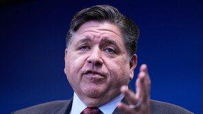 “트럼프는 겁쟁이 타코, 날 잡아가라”… 시카고 軍 투입 맞선 프리츠커 주목[지금, 이 사람]