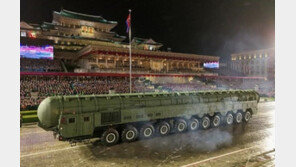 北열병식에 美 본토 타격 ICBM ‘화성-20형’ 첫 등장