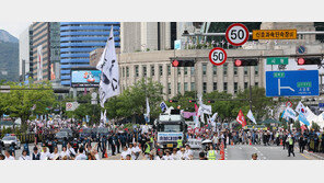 연휴 후 첫 주말 서울 곳곳 집회…“조희대 사퇴” vs “김현지 특검”