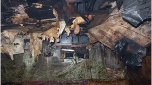 부산 동래구 주택서 원인 모를 불…1명 자력 대피