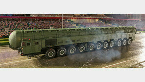 화성-19형 1년만에 탄두 늘린 새 ICBM 위협… “러 기술지원 받은듯”