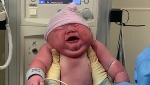 “5.8kg 초우량아 나왔다”…美 산모 출산기 화제
