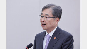 조현 “美측서 관세협상 새 대안 들고나와 검토 단계”