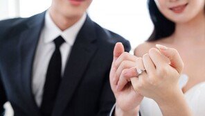 남성 몰래 혼인신고한 돌싱여친…“이혼하려면 재산 나눠라”