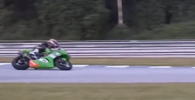 오토바이 2대 연이어 관중석 ‘쾅 쾅’…용인  F1 쇼런 ‘아수라장’