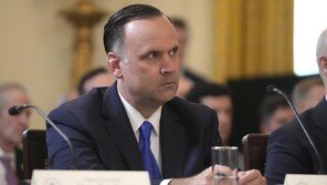 ‘트럼프 캐디 출신’ 스캐비노, 공무원 감축 총대 메나?