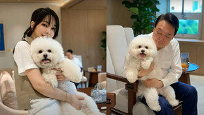 尹부부, 프랑스 방문때 대사관에 ‘개 의전’ 요구