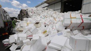 교실서 학생 1명당 하루에 일회용 플라스틱 4개 버린다