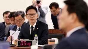 “네이버, AI 학습에 뉴스 무단사용 심각… 정부 제도 개선 손놔”