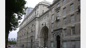 英 국내 정보기관 MI5, 의원들에게 “중·러 스파이 주의” 경보