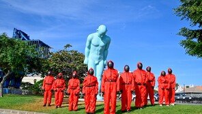 60여년간 원양 어업한 韓어부 기리는 ‘그리팅맨’, 스페인 라스팔마스에 세워져