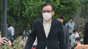 잃어버렸다더니…건진 “샤넬백-그라프 목걸이 김건희측에 전달”