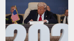 트럼프 “중국산 식용유 거래 중단 검토…美대두 수입중단에 보복”