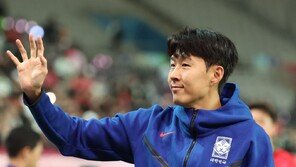 손흥민 “홍명보호 스리백 차근차근 준비…여러 포메이션은 플러스”