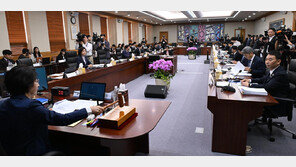 추미애 “李 파기환송 대법원 자료 제출하라” 기습 상정해 의결