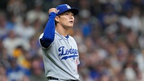 다저스, 밀워키 5-1로 꺾고 NLCS 2연승…선발 야마모토, 1실점 완투승