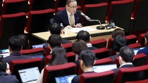 대통령실 “한미, APEC 앞서 관세협상 진전 필요성 인식”