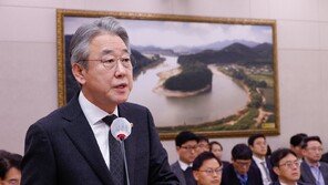 경찰, 뇌물 혐의 농협중앙회장 압수수색