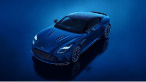 스포츠카 브랜드 애스턴마틴, DB12 S 공개… 고성능 모델 ‘S’ 라인업 확장