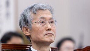 마무리 발언 온 조희대 30분간 세워두고… 與의원들 “대선개입” 추궁