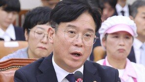 노동장관 “주 4.5일제 법제화 안한다”